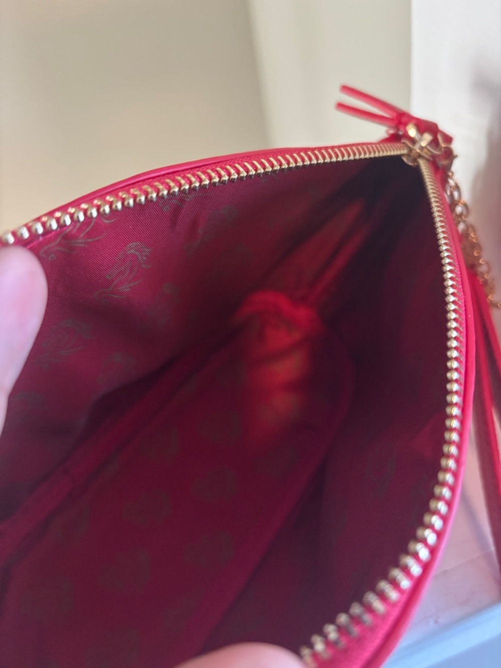 Chic Red Pebbled Leather Cosmetic Pouch with Gold Charm Chain β€οΈβ¨ | Sephora - Picture 4 of 6